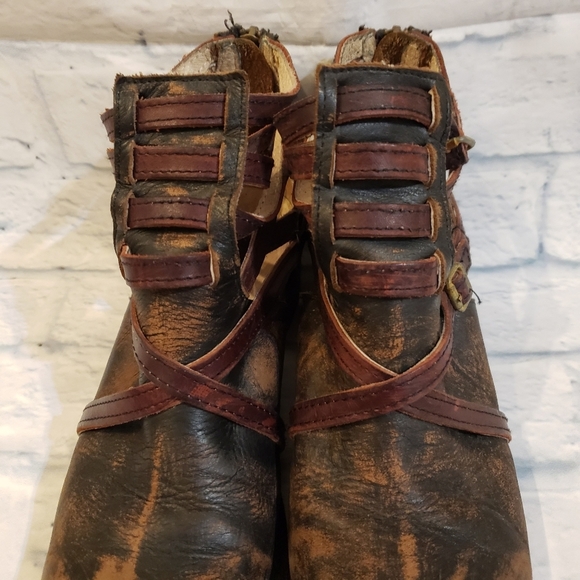 FREEBIRD by Steven FB Stair, Rustic Brown with distressed details - Picture 3 of 10